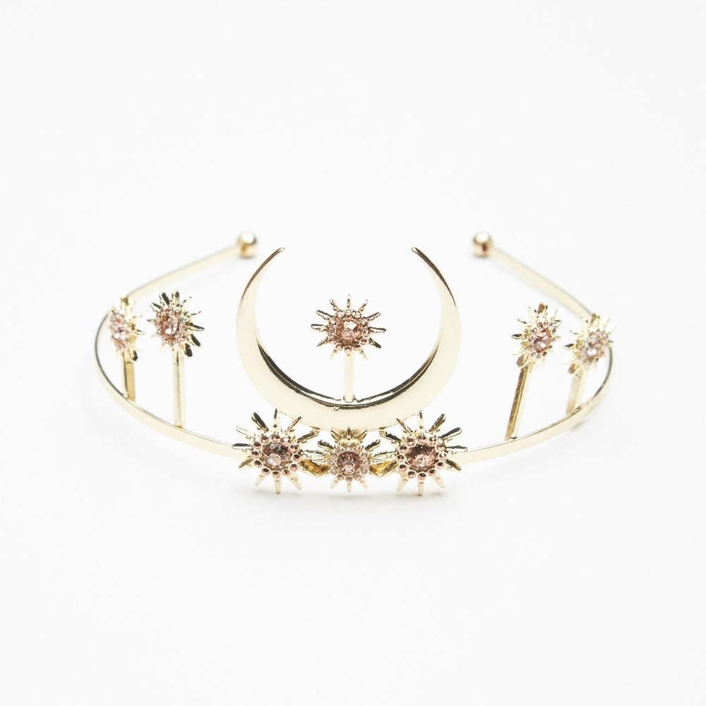 ISO FREE PEOPLE MOON SHADOW TIARA